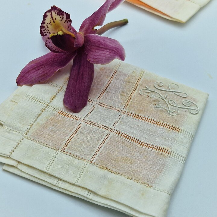 Fazzoletto Antico da Taschino, Monogramma Ricamato Mano Art Deco Spagna, Cotone Fine 1920s Fondo Magazzino, Vendita Singola
