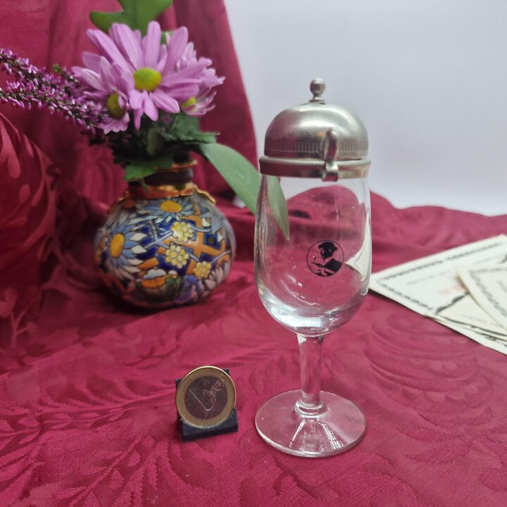 Verre a liqueur Appenzeller Alpenbitter avec couvercle a charniere en etain Lindauerli, verre vintage de collection Suisse