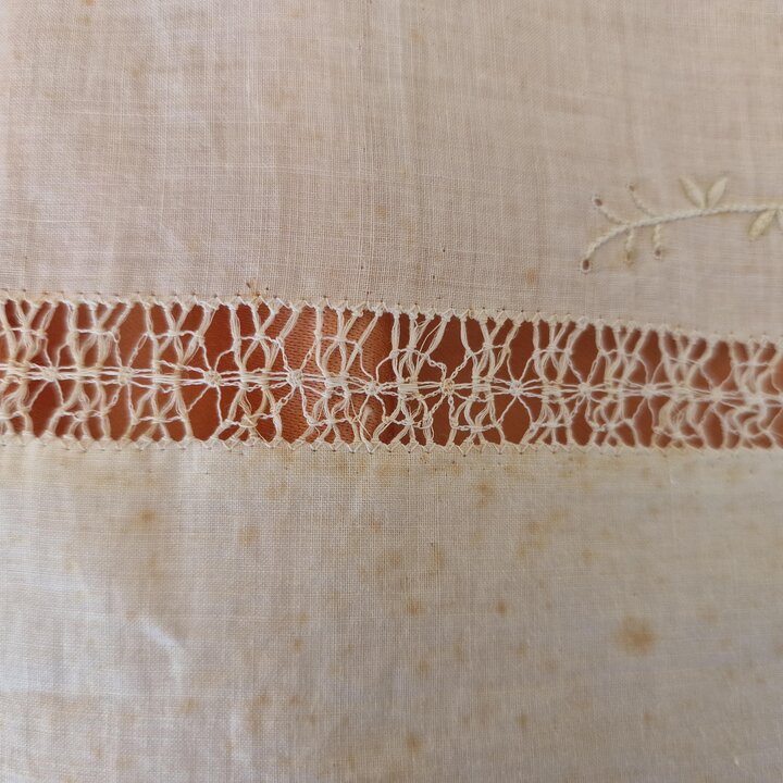 Federa per Traversino Antica in Lino, Monogramma Ricamato a Mano Pizzo, Lino da Corredo Non Usato Circa 1900, 45x180 cm
