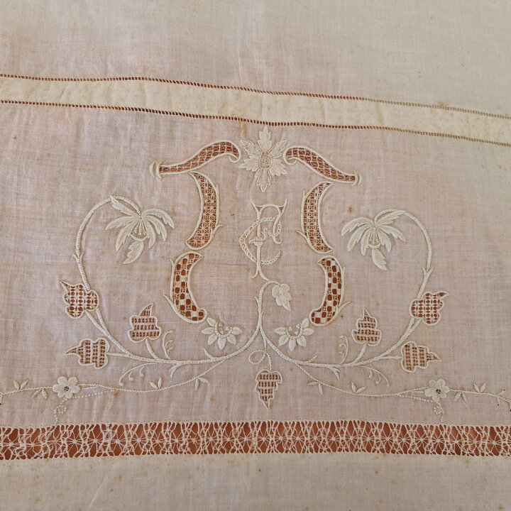 Taie de Traversin Ancienne en Lin, Monogramme Brode Main Dentelle, Lin de Trousseau Non Lave Circa 1900, 45x180 cm