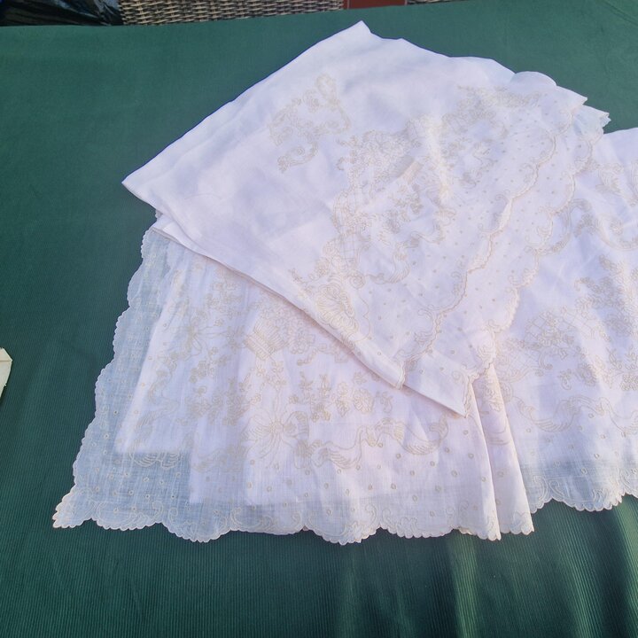 Parure de Lit Vintage Calasanz Barcelone Brode Main Batiste Drap 2 Taies d Oreiller Monogramme FJ 3 Pieces Milieu du Siecle