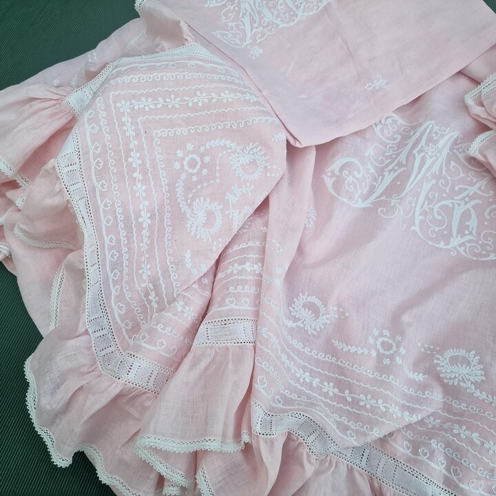 Parure de Lit Vintage Art Deco en Coton Rose avec Drap et Taies, Broderie Main au Point de Chainette Monogramme MT, Set de 3 Pie