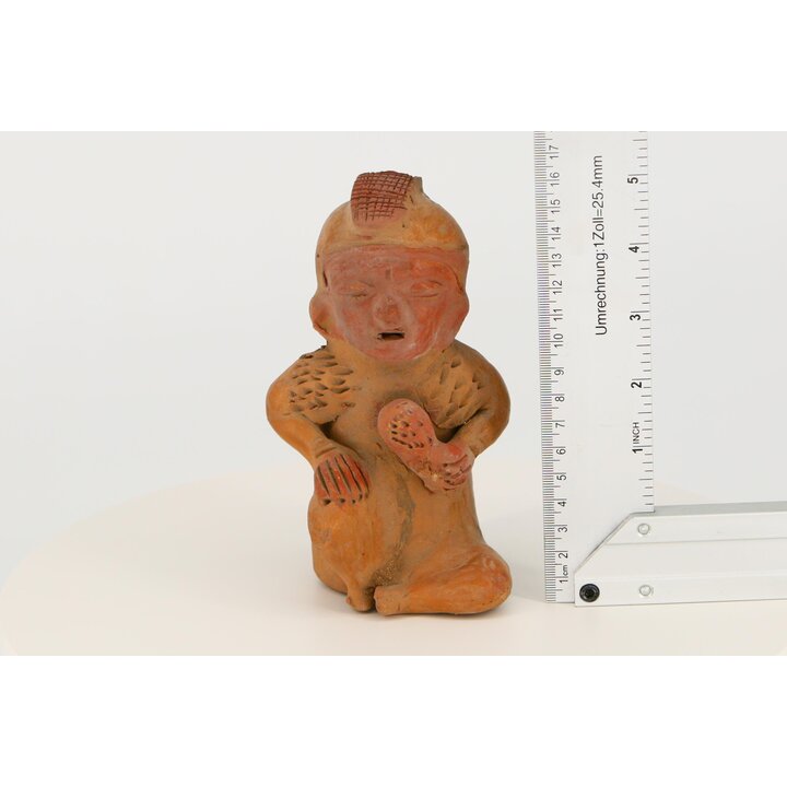 ヴィンテージ ナヤリット 陶器製 フィギュア、先コロンブス期 メキシコ風の粘土彫刻、ガラガラを持つ座像、書斎用1960年代レプリカ