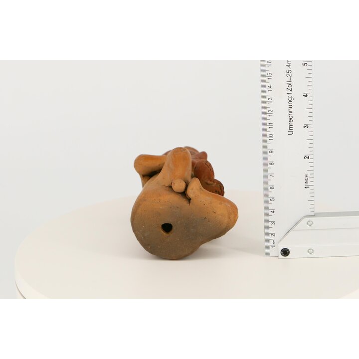 ヴィンテージ ナヤリット 陶器製 フィギュア、先コロンブス期 メキシコ風の粘土彫刻、ガラガラを持つ座像、書斎用1960年代レプリカ