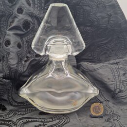 Salvador Dali 1983 Limited Edition Perfume Bottle, Lalique Crystal Lips Sculpture, Surrealist Art Glass Collector Piece, Signed 