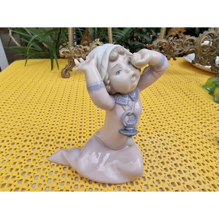 Фарфоровая фигурка Lladro 1464 Девочка с соской Сальвадор Дебон, винтажная испанская скульптура 1982, коллекционный тонкий фарфо