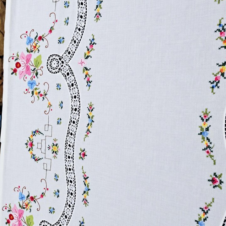 Vintage Handgestickte Tischdecke mit 12 Servietten, Kreuzstich und Spitze, Baumwolle Leinen Set, 1950er