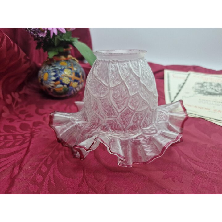 Abat-Jour en Verre Dépoli avec Bord Ondulé Bordeaux, Tulipe de Remplacement pour Lampe de Table, Globe en Verre Style Victorien 