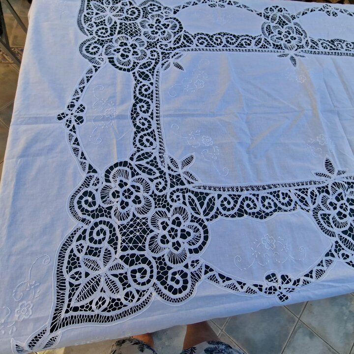 Vintage Leinentischdecke, Tischdecke mit Spitze, Handgestickte Decke, Spitze im Cantu Renaissance Stil, Weißes Rechteckiges Tuch