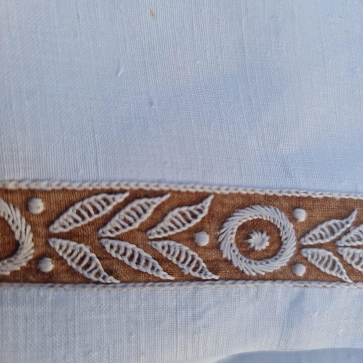 Art Deco Linnen Tafelkleed Set, Geborduurd Tafelkleed met 12 Monogram Servetten, Atelier Barcelona, Begin 20e Eeuw