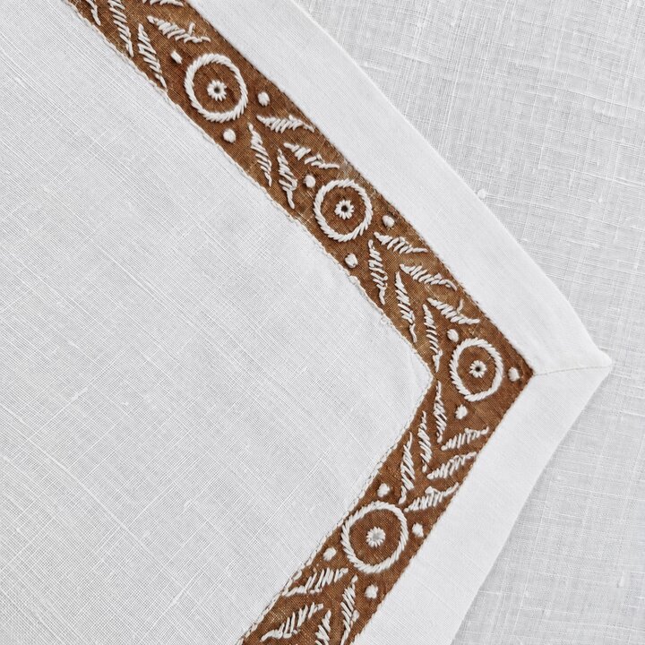 Parure de Table en Lin Art Deco, Nappe Brodee avec 12 Serviettes Monogramme, Atelier Barcelone, Debut du XXeme Siecle