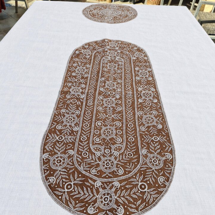 Parure de Table en Lin Art Deco, Nappe Brodee avec 12 Serviettes Monogramme, Atelier Barcelone, Debut du XXeme Siecle