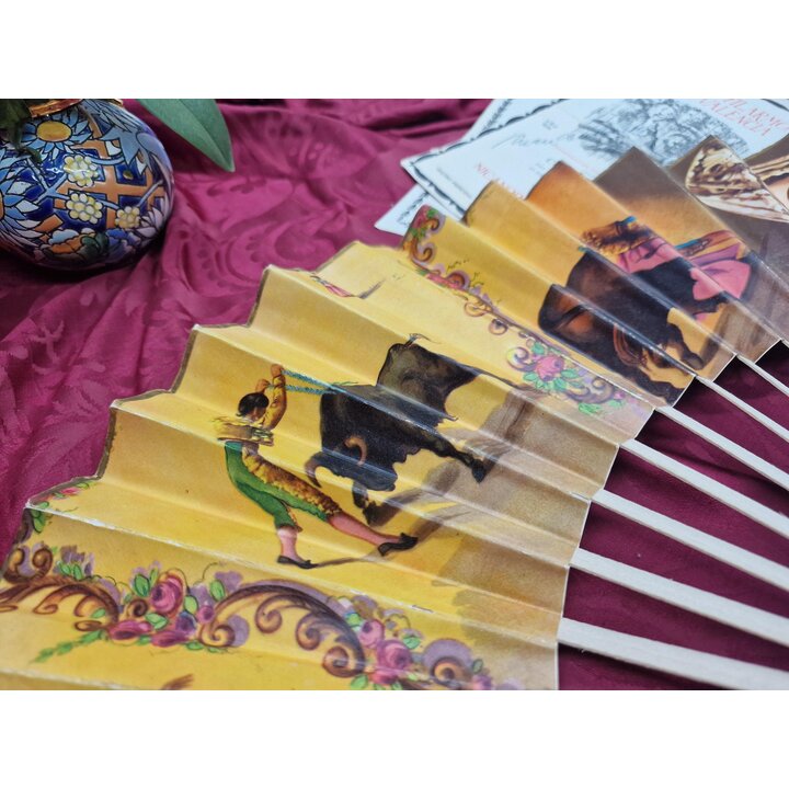 Leque Dobrável Espanhol Vintage, Abanico de Toros Lembrança, Madeira e Papel Impresso, Acessório Colecionável de Corrida de Tour