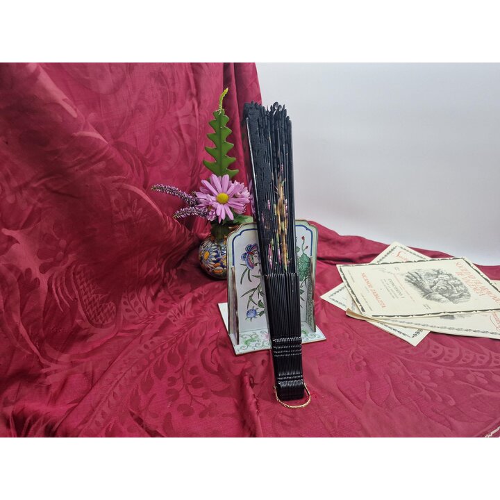 Spaanse waaier vintage, Vouwwaaier handgeschilderd met zwart kant, traditioneel flamenco dans en bruiloft accessoire, 31 cm