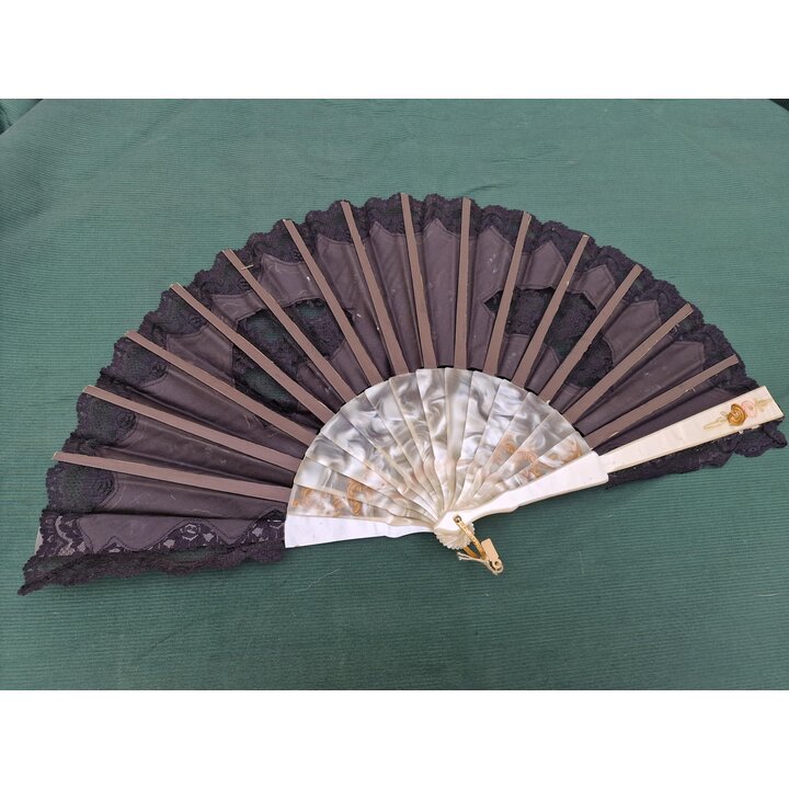 Abanico Vintage Español Pintado a Mano de 27 cm, Abanico de Encaje Negro con Varillaje Nacarado Estilo Galalita, Artesanía de Es