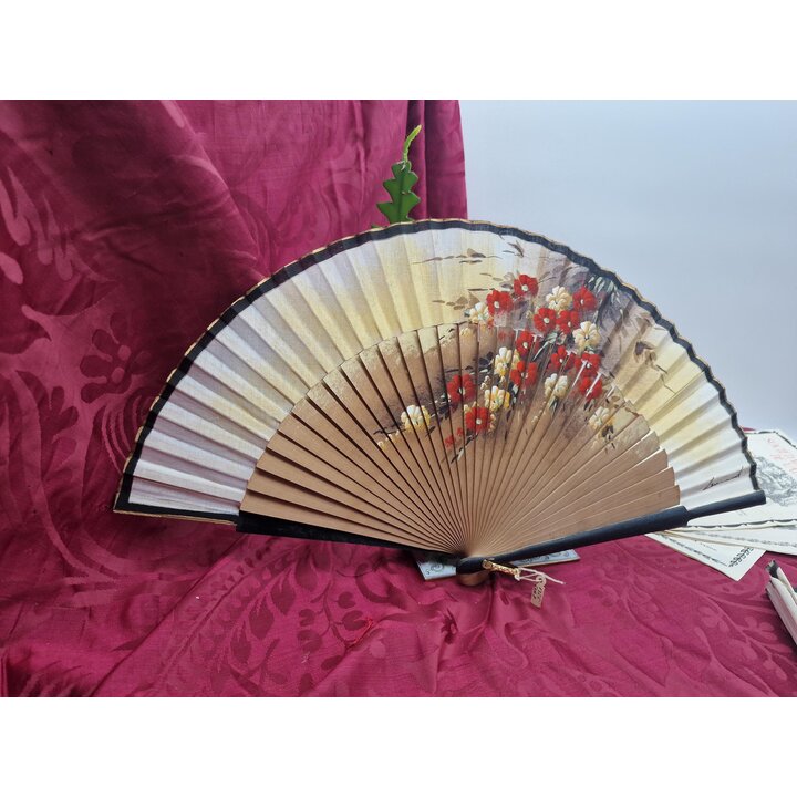 Neuf Éventail Espagnol Vintage Peint à la Main Bois Coton Abanico, Motif Floral, Signé Mid Century Années 1960, Longueur 23 cm