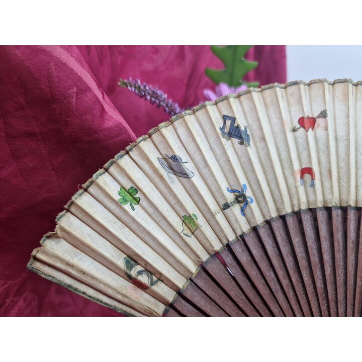 Vintage Kinder Fächer 1960er Jahre Holz und Stoff Handfächer mit Bambi Motiven Kleiner Faltfächer Sammlerstück 19 cm