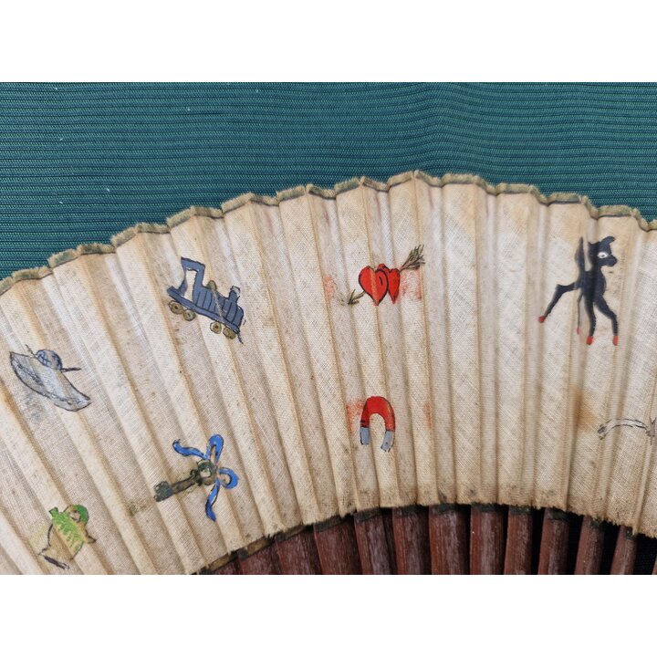 ヴィンテージ 子供用 扇子 1960年代 木製 布製 バンビとレトロ玩具イラスト ミニ扇子 折りたたみ コレクターズアイテム 19 cm