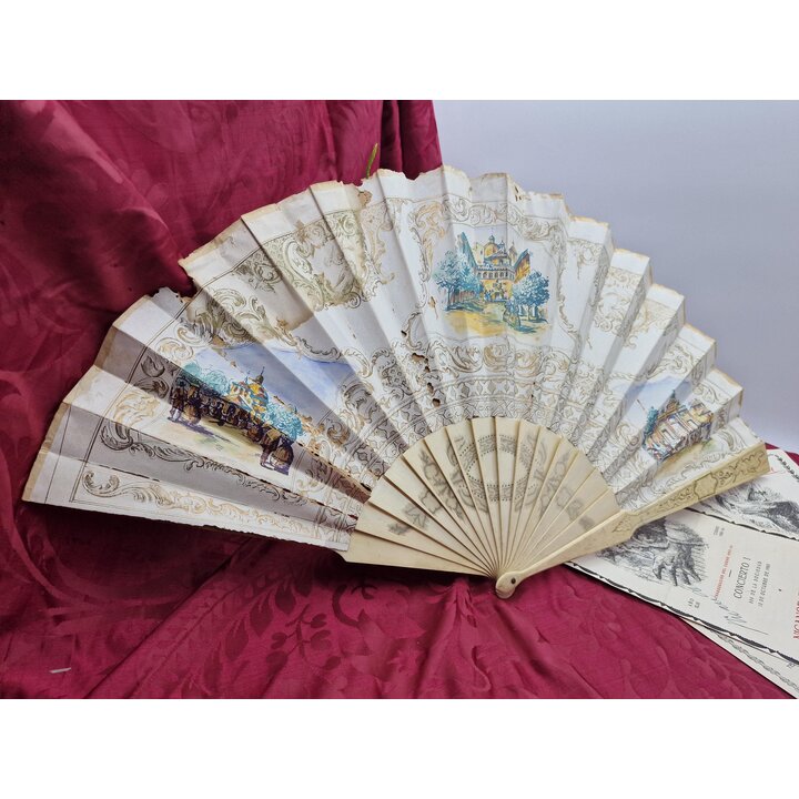 Abanico Antiguo de Colección Papel Pintado a Doble Cara Varillaje Calado con Pan de Oro e Incrustaciones de Nácar Siglo XIX XX