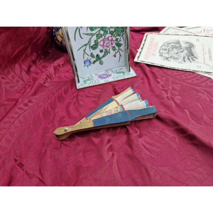 Ventaglio in Miniatura Spagnolo Vintage, Accessorio per Bambole in Legno e Carta, Motivo Pesci Litografati, Giocattolo Collezion