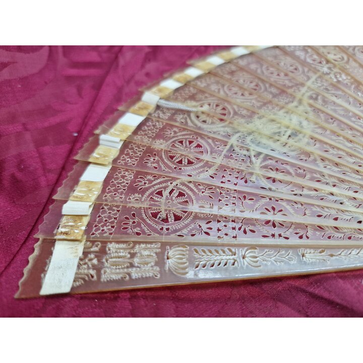 Antique Regency Horn Brise Fan, Jane Austen Era Pierced Horn Hand Fan with Original Box 1810 1825, Hand Carved Lace Fan 16 cm