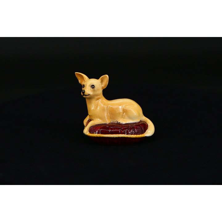 Фигурка собаки чихуахуа на подушке Beswick England, винтажная керамическая статуэтка щенка, коллекционный фарфор Сток-он-Трент, 