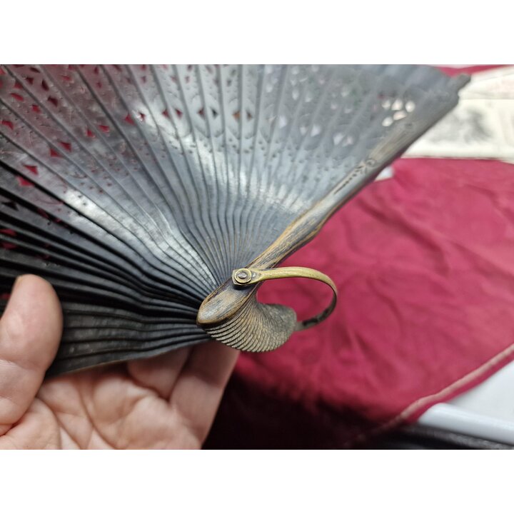 アンティーク 扇子 折畳み扇 アバニコ スペイン製 黒色 木製 骨組み 布地 喪服 フラメンコ 伝統工芸品 20世紀
