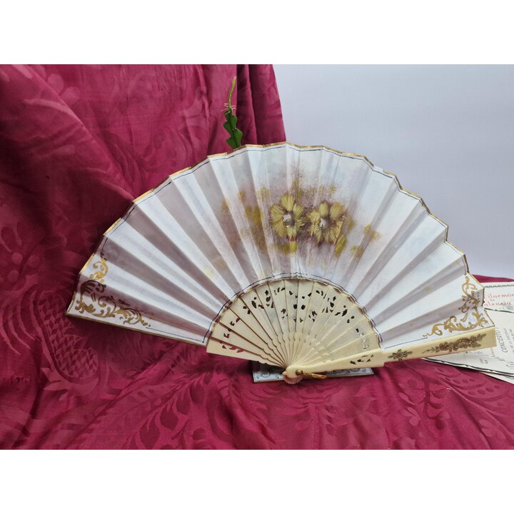Wachlarz Vintage Recznie Malowany Kwiaty Zlocone Zdobienia Styl Hiszpanski Akcesorium Teatralne Kolekcjonerskie 22 cm