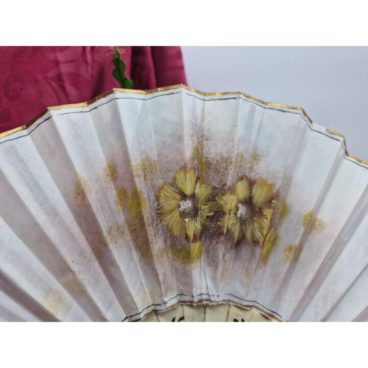 Vintage Faecher Handgemaltes Blumendekor Vergoldete Staebe Spanischer Stil Handfaecher Theater Accessoire 22 cm