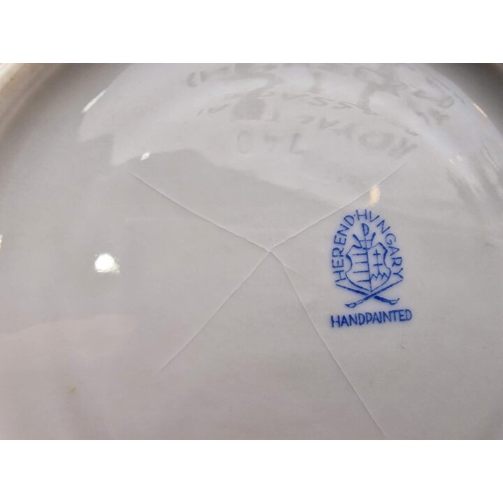 ヘレンド ハンガリー製 ハンドペイント高級磁器製スープカップ フタ及びソーサーセット 手描き花柄金彩 1960年代ヴィンテージ 網目レリーフ お皿にヒビあり