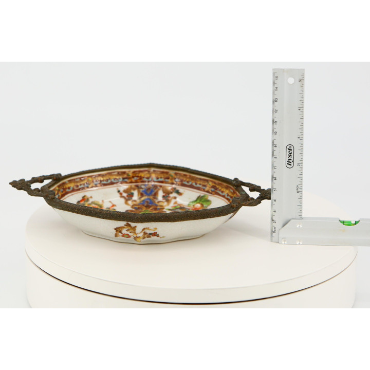 Taca w stylu Capodimonte z porcelany i metalu, lata 90.