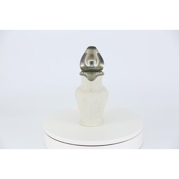 Brocca antica in gres a rilievo vittoriano, Coperchio in peltro James Dixon and Sons, Motivo uva, Sheffield Inghilterra circa 18