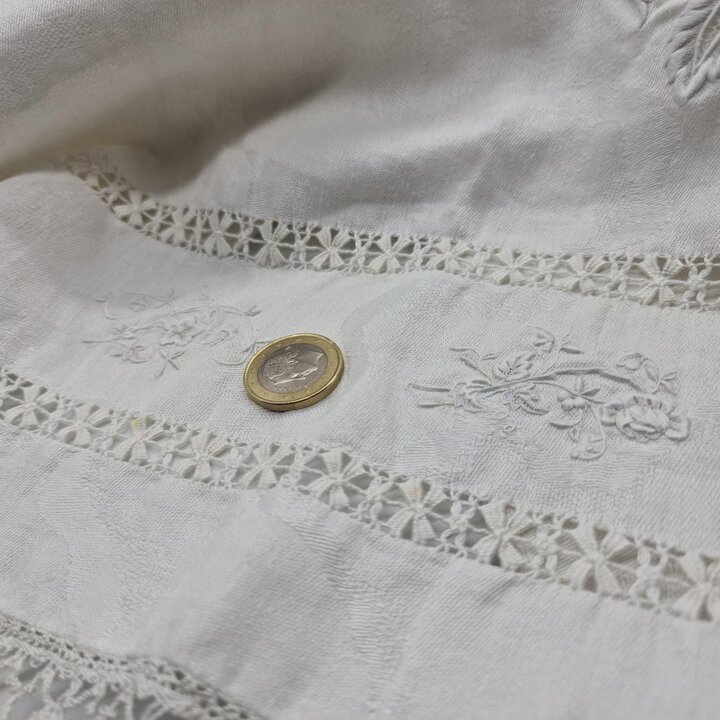Serviette Ancienne en Lin Jacquard avec Broderie Amparo et Dentelle