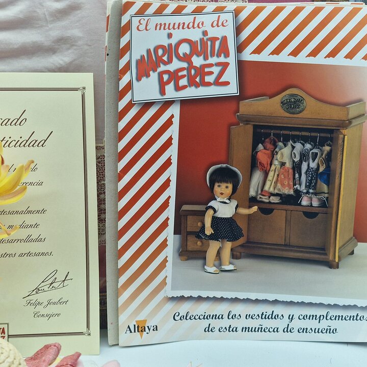 Bambola da Collezione Mariquita Perez Altaya, Lotto Bambola 20cm con 13 Vestiti, Mobili e Accessori Vintage, Giocattolo Retro Sp