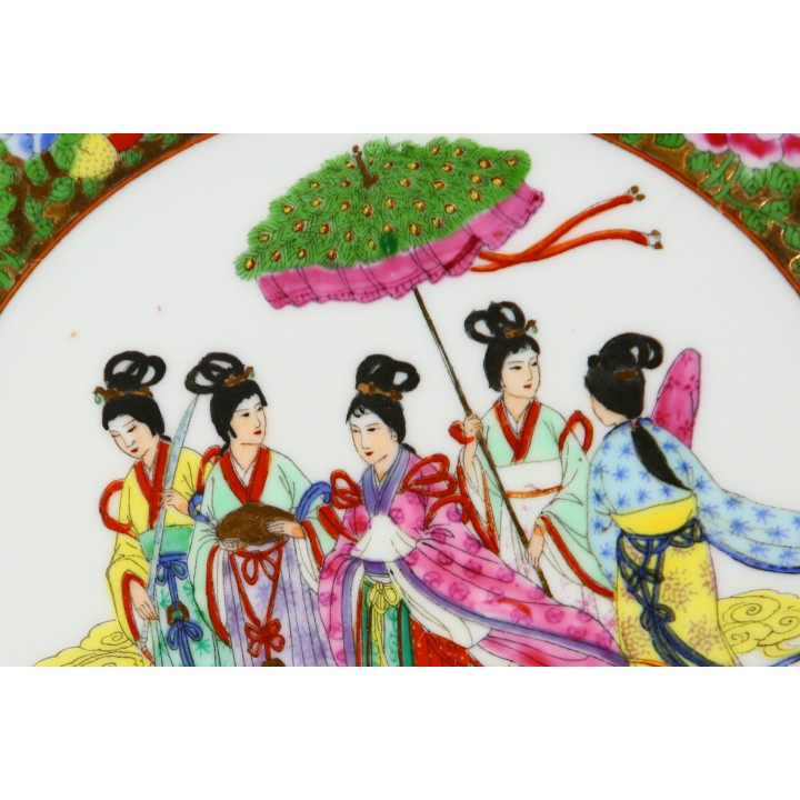 Chinesischer Porzellanteller der Republik-Zeit, Famille Rose