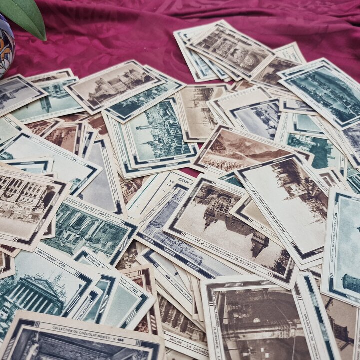 Vintage Verzamelkaarten, Reclameplaatjes Chocolat Menier Europese Monumenten Serie, Set van 240 Stuks, Mid Century Ephemera