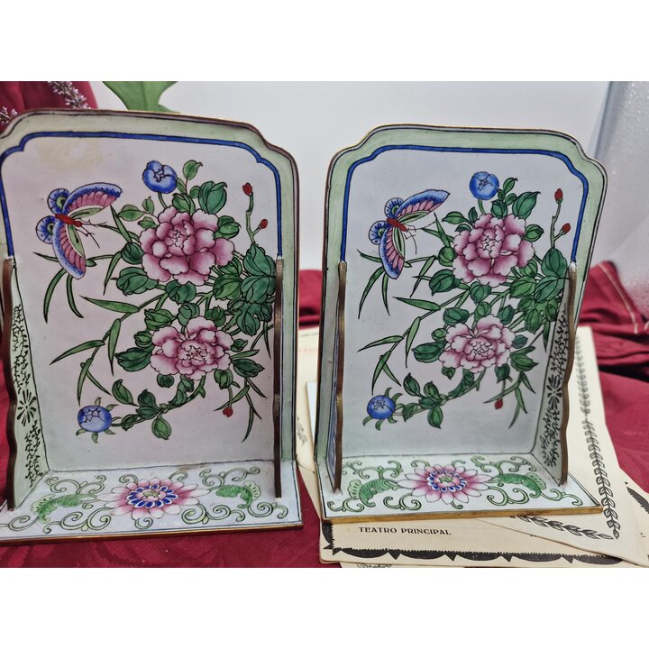 Serre Livres Vintage en Émail de Canton, Paire de Supports de Livres Chinois en Laiton, Motifs de Pivoines et Papillon, Décor de