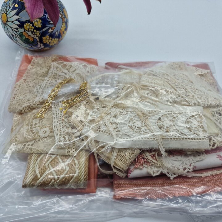 Kit de Costura Lenta com Seda Valenciana e Renda Antiga, Lote de Tecido Vintage para Junk Journal, Renda de Bilros, Passamanaria