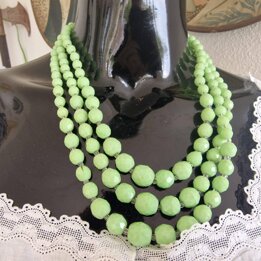 Collana Vintage a Tre Fili - Girocollo in Vetro Sfaccettato Verde Menta Anni 1960 - Chiusura in Ottone Originale - 50 cm