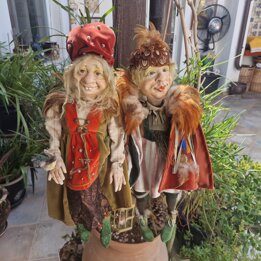 Papageno und Papagena Künstler-Marionetten aus Mozarts Zauberflöte, Gips- und Antiquitäten-Textilpuppen von Designer Maxi