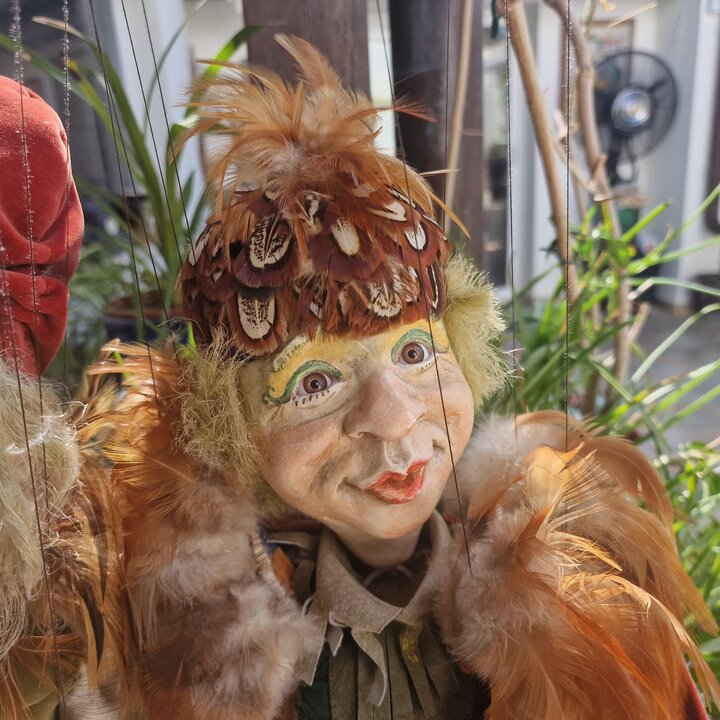 Papageno und Papagena Künstler-Marionetten aus Mozarts Zauberflöte, Gips- und Antiquitäten-Textilpuppen von Designer Maxi