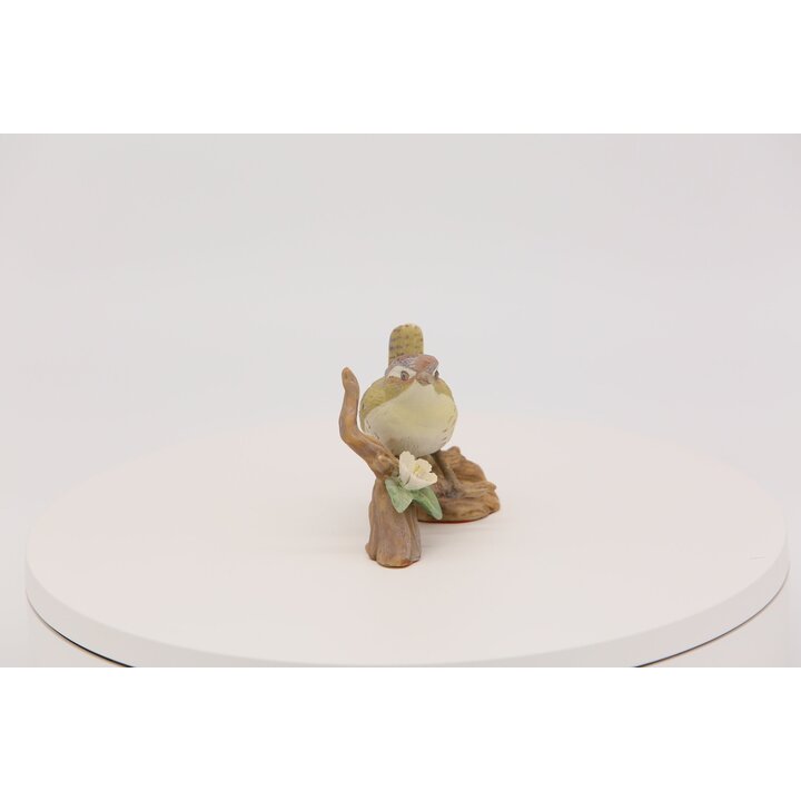 Porcelanowa Figurka Strzyżyka Ręcznie Malowany Ptak na Gałązce z Kwiatem, Vintage Rzeźba Biskwitowa Dekoracja Stołu Prezent Kole