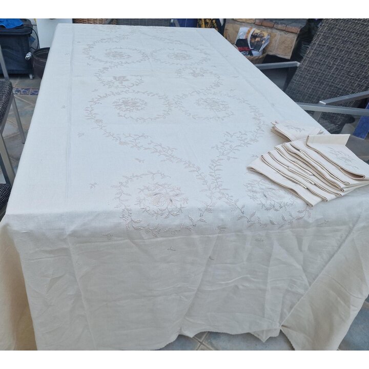 Toalha de Mesa em Linho Bordada a Mão 170x300 cm, Conjunto Vintage Bege de Banquete com 16 Guardanapos, Jogo de Mesa 17 Peças