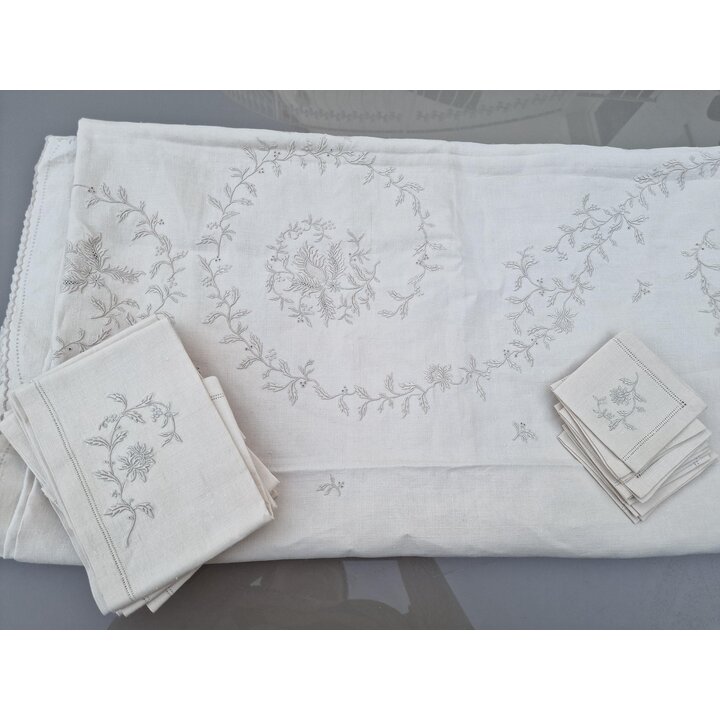 Toalha de Mesa em Linho Bordada a Mão 170x300 cm, Conjunto Vintage Bege de Banquete com 16 Guardanapos, Jogo de Mesa 17 Peças