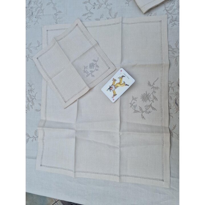 Toalha de Mesa em Linho Bordada a Mão 170x300 cm, Conjunto Vintage Bege de Banquete com 16 Guardanapos, Jogo de Mesa 17 Peças