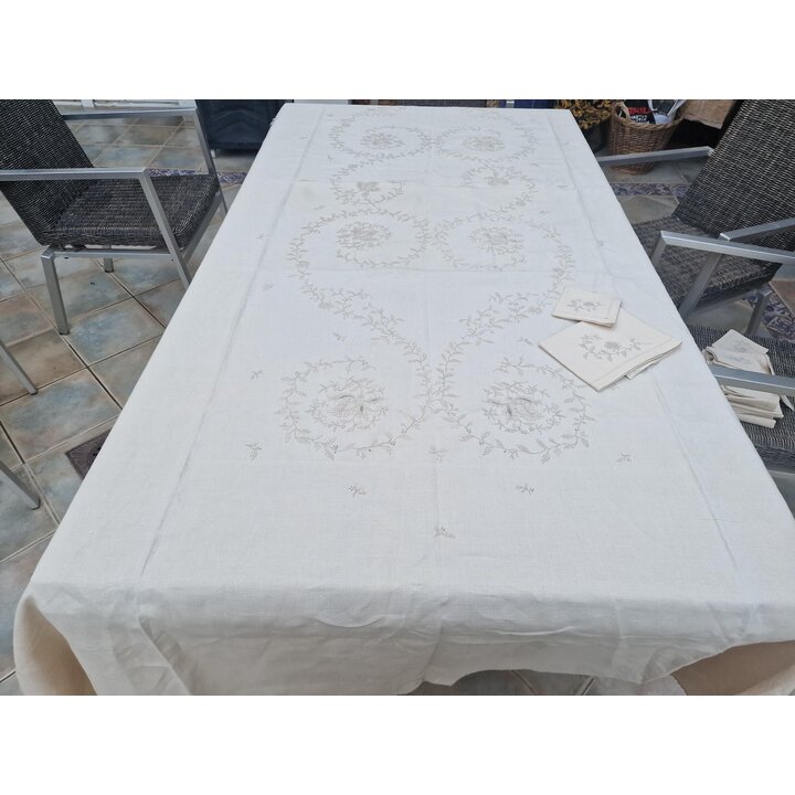 Toalha de Mesa em Linho Bordada a Mão 170x300 cm, Conjunto Vintage Bege de Banquete com 16 Guardanapos, Jogo de Mesa 17 Peças