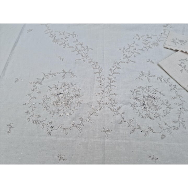 Toalha de Mesa em Linho Bordada a Mão 170x300 cm, Conjunto Vintage Bege de Banquete com 16 Guardanapos, Jogo de Mesa 17 Peças
