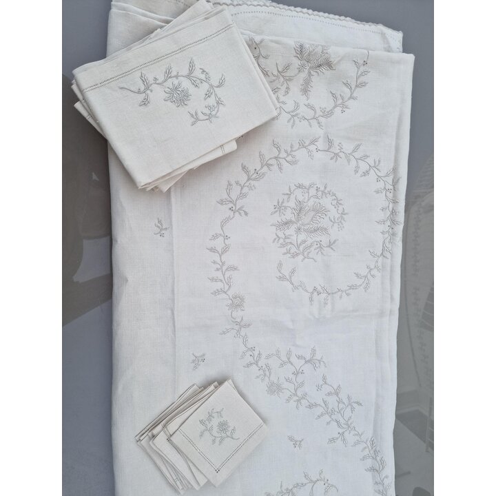 Toalha de Mesa em Linho Bordada a Mão 170x300 cm, Conjunto Vintage Bege de Banquete com 16 Guardanapos, Jogo de Mesa 17 Peças