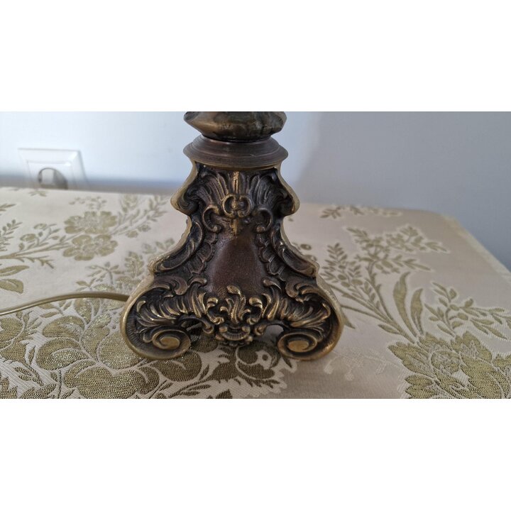 Candeeiro de mesa vintage em bronze com franjas de contas, candeeiro vitoriano antigo, iluminação de luxo