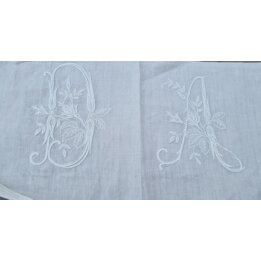 Monogramme Brodé Main DA Coupon de Toile de Lin Broderie Blanche Initiales Motif Roses 42x22 cm Applique Textile Vintage
